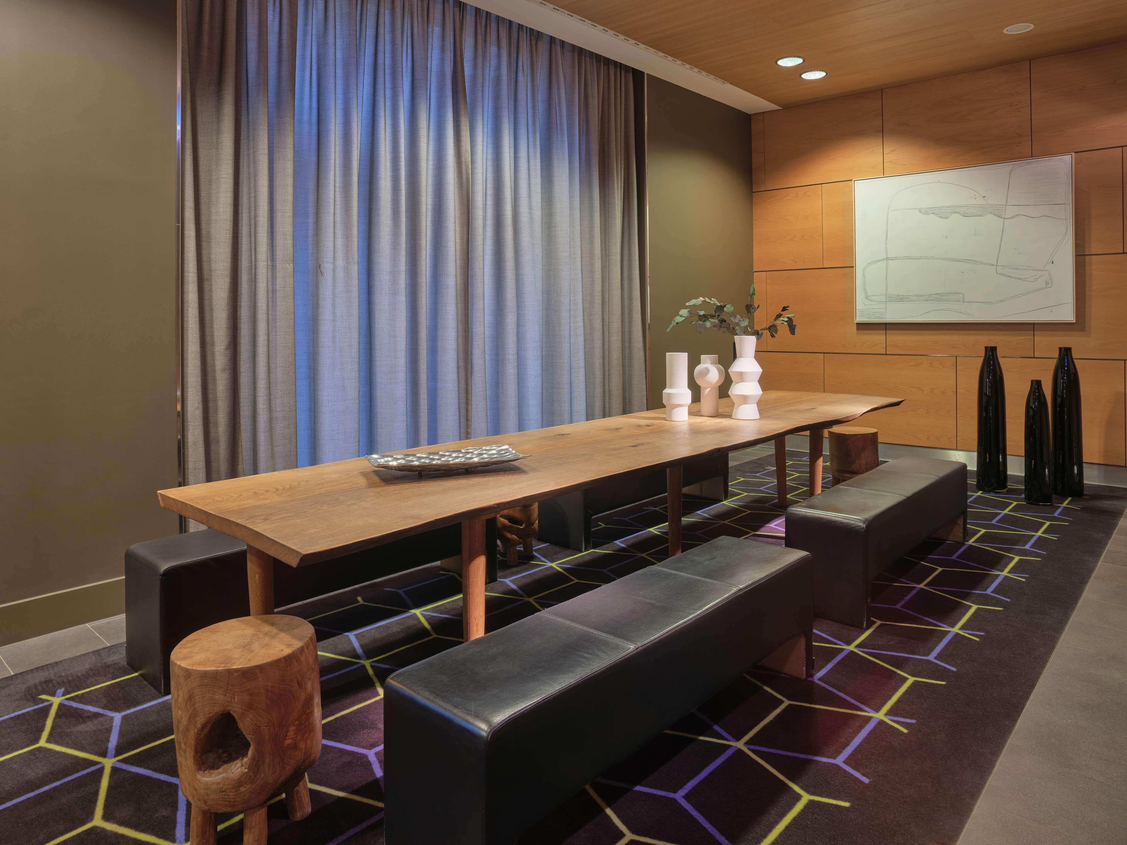 Adina Hackescher Markt Aparthotel